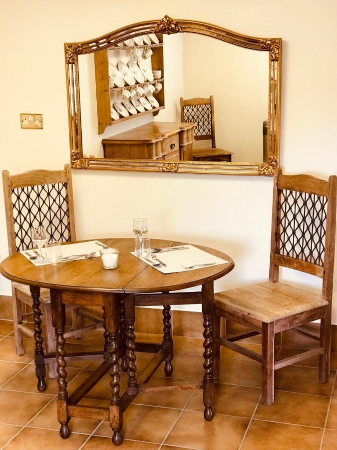 Charming Hen Cottage Countryside Retreat Lincoln Newball Extérieur photo