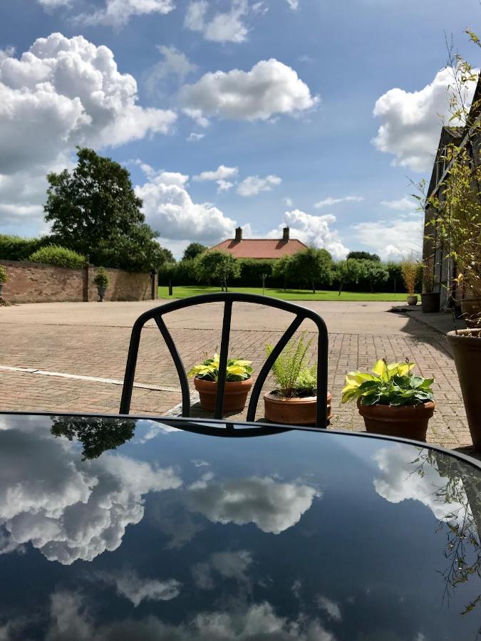 Charming Hen Cottage Countryside Retreat Lincoln Newball Extérieur photo