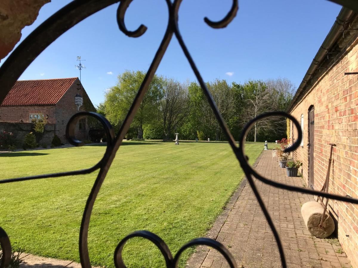 Charming Hen Cottage Countryside Retreat Lincoln Newball Extérieur photo