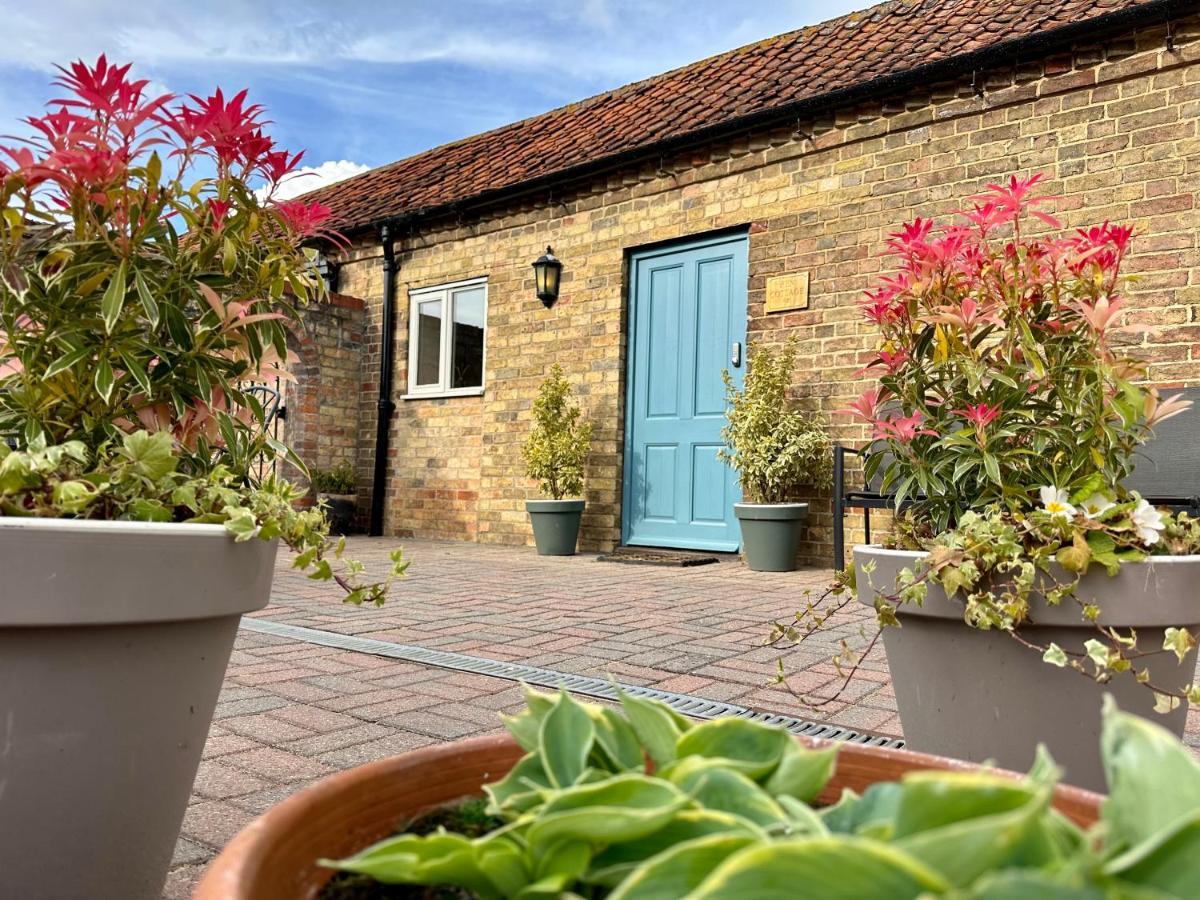 Charming Hen Cottage Countryside Retreat Lincoln Newball Extérieur photo