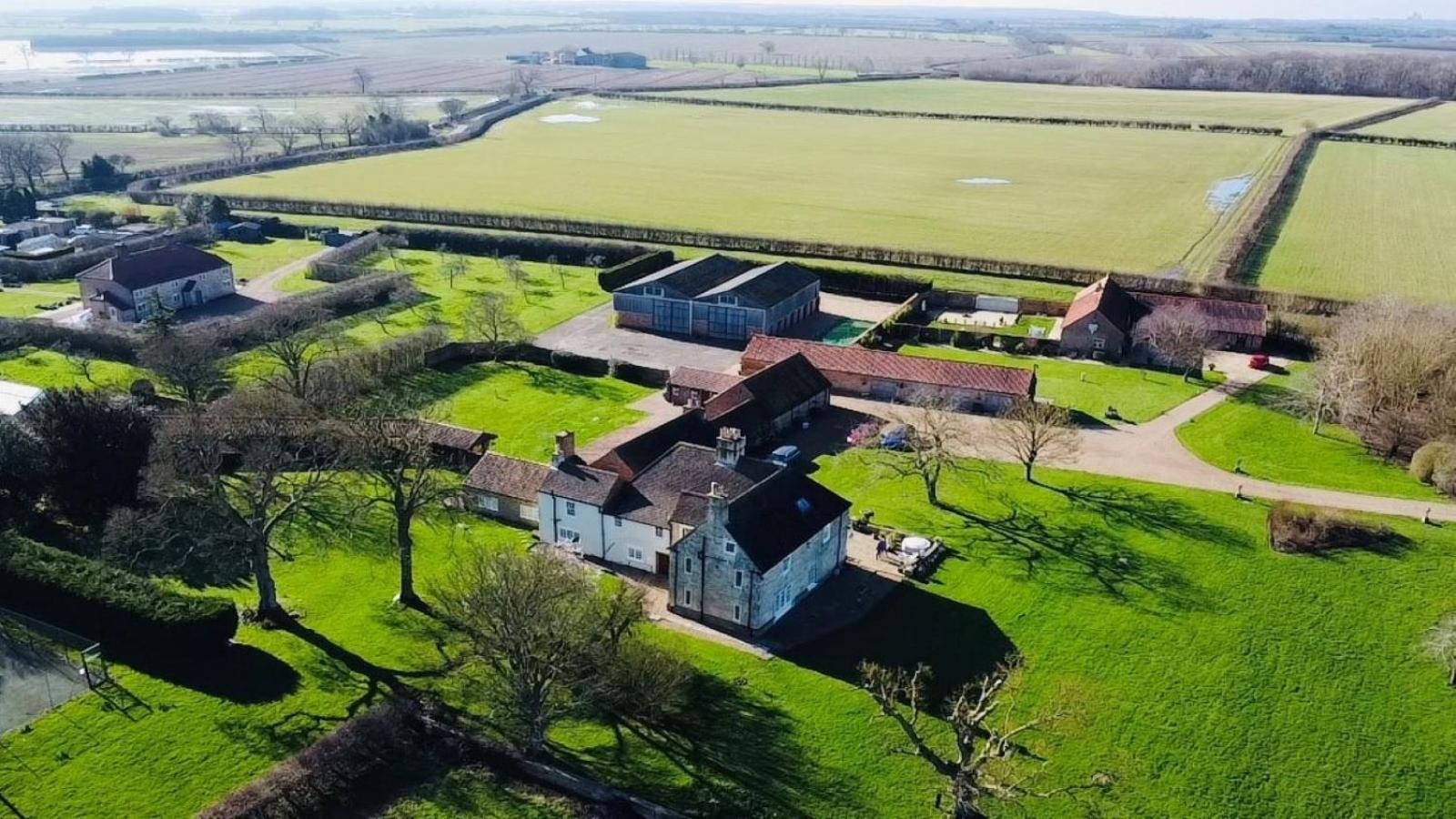 Charming Hen Cottage Countryside Retreat Lincoln Newball Extérieur photo