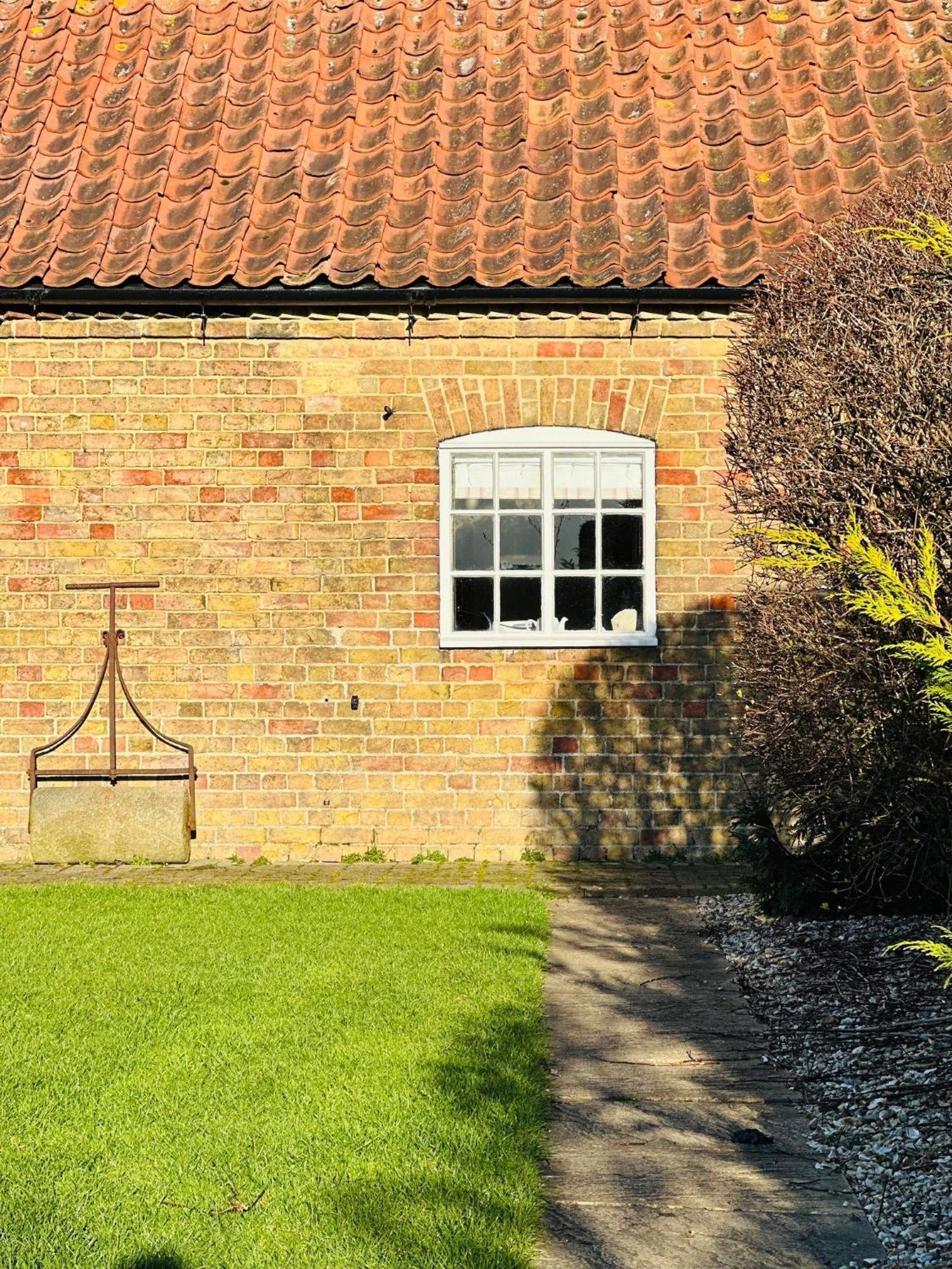 Charming Hen Cottage Countryside Retreat Lincoln Newball Extérieur photo